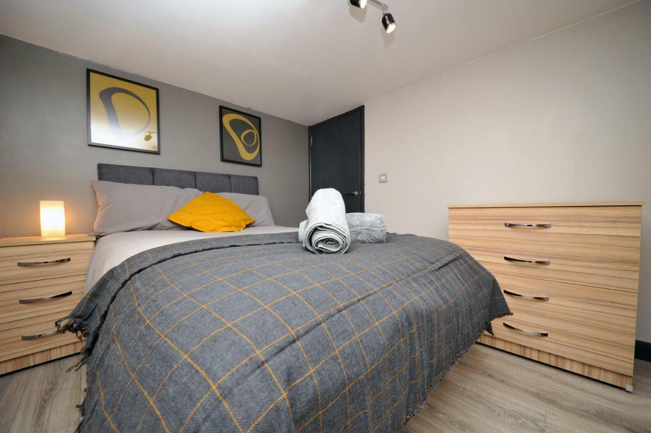 Stone'S Throw City Centre - Tv In Every Bedroom! Swansea Buitenkant foto